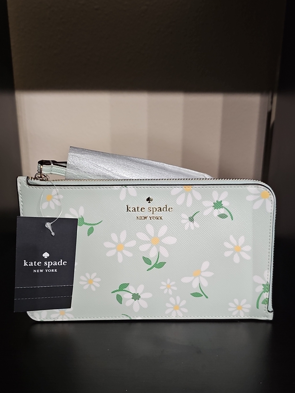 $139 kate spade Lucy Day Tripper Daisy Medium L-Zip Wristlet, NWT